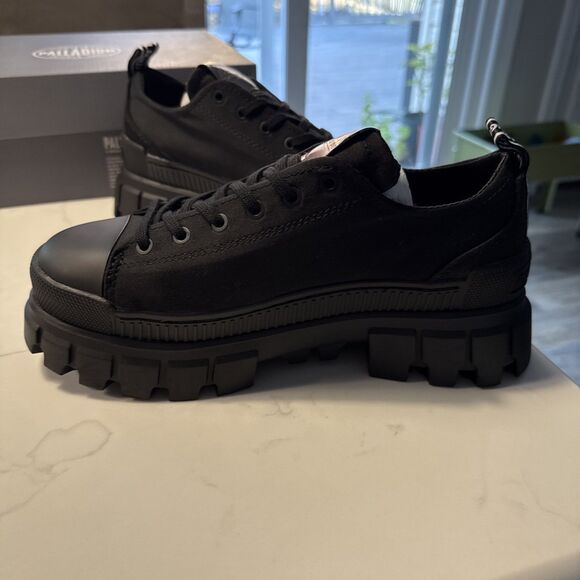 Palladium Revolt LO TX Black, 8.5 Women's - Picture 4 of 10